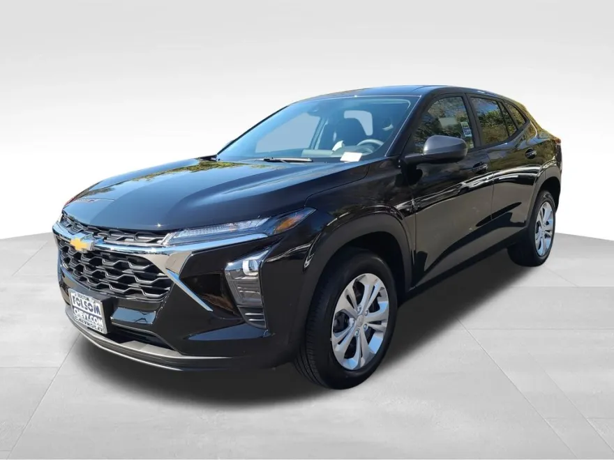 2026 Chevrolet Trax LS photo 1