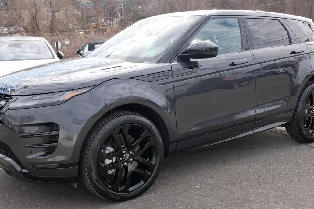2024 Land Rover Range Rover Evoque Dynamic SE photo 1