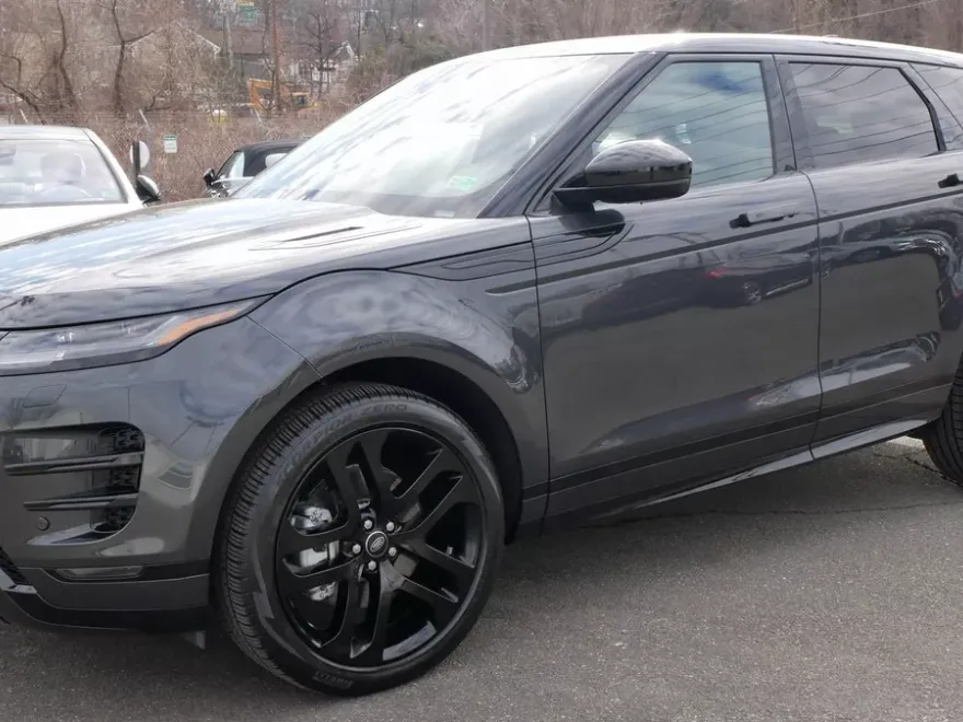 2024 Land Rover Range Rover Evoque Dynamic SE photo 1