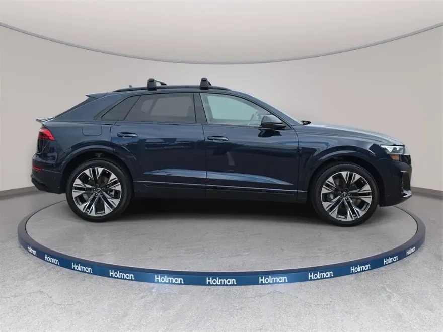 2024 Audi Q8 55 Premium Plus photo 1