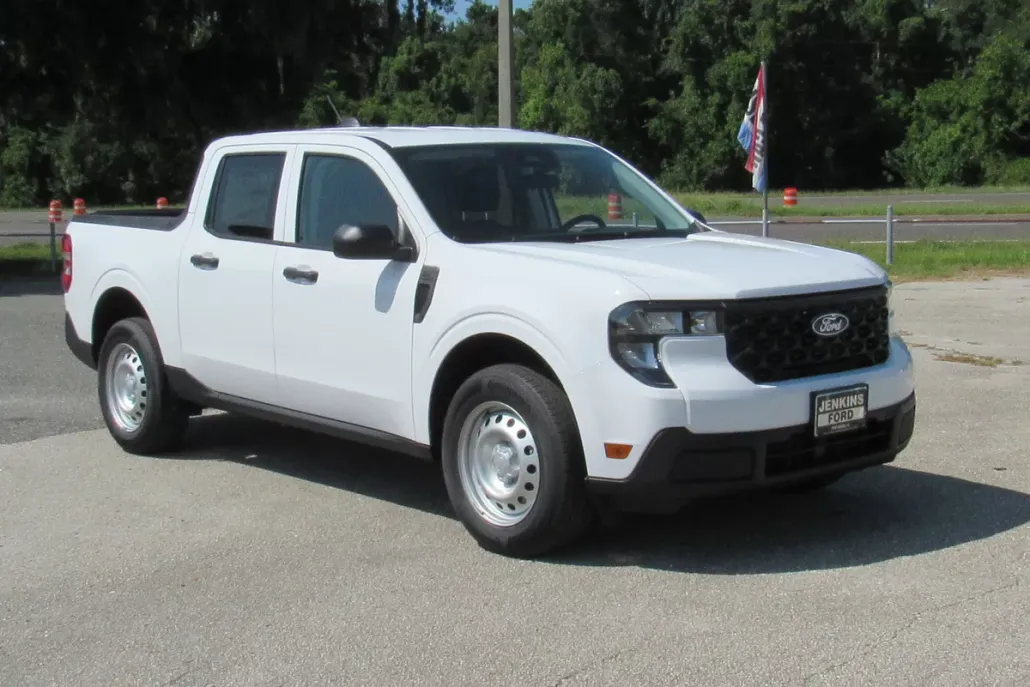 2025 Ford Maverick XL photo 1