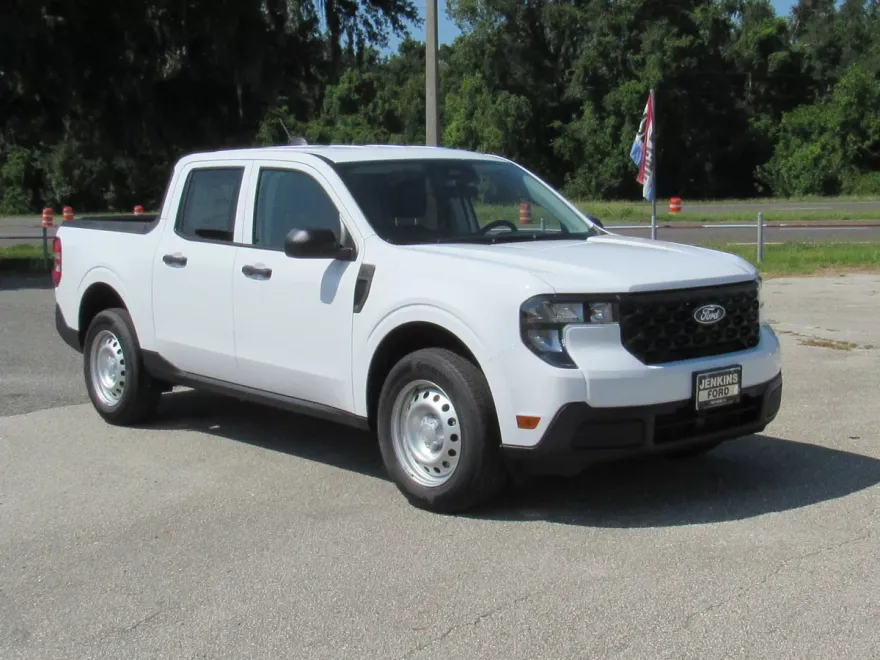 2025 Ford Maverick XL photo 1