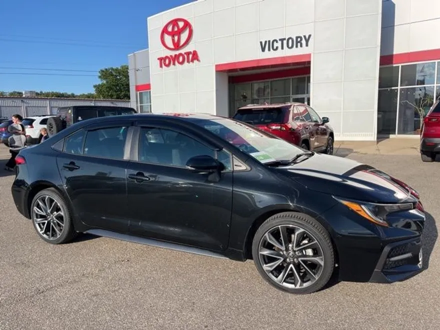 2022 Toyota Corolla SE photo 1