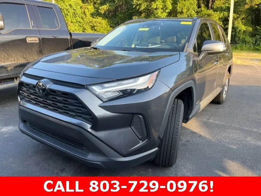 2023 Toyota RAV4 XLE photo 1