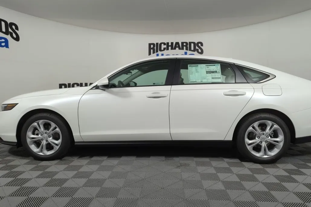 2025 Honda Accord LX 1.5T photo 1