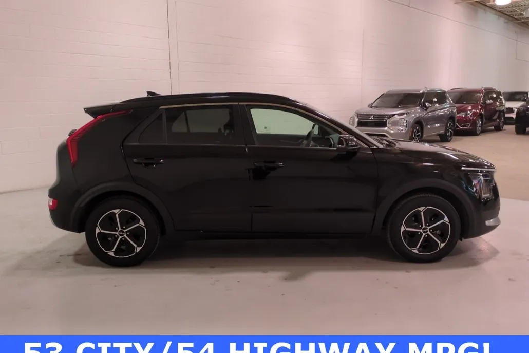 2023 Kia Niro EX photo 1