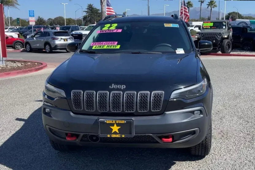 2022 Jeep Cherokee Trailhawk photo 1