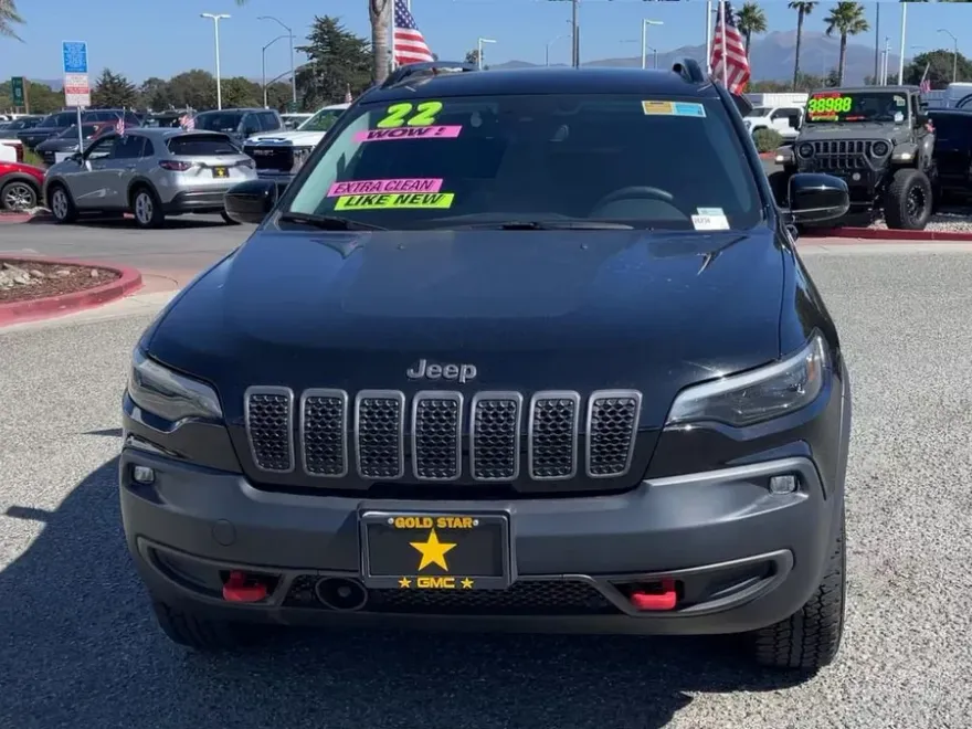 2022 Jeep Cherokee Trailhawk photo 1