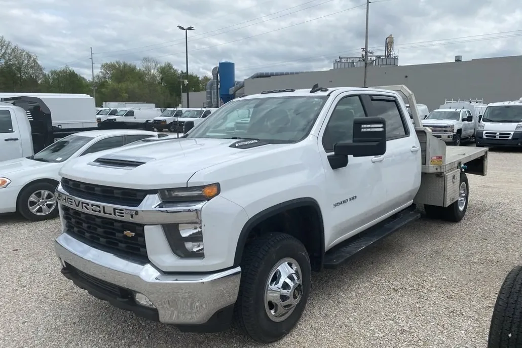 2022 Chevrolet Silverado 3500HD LT photo 1