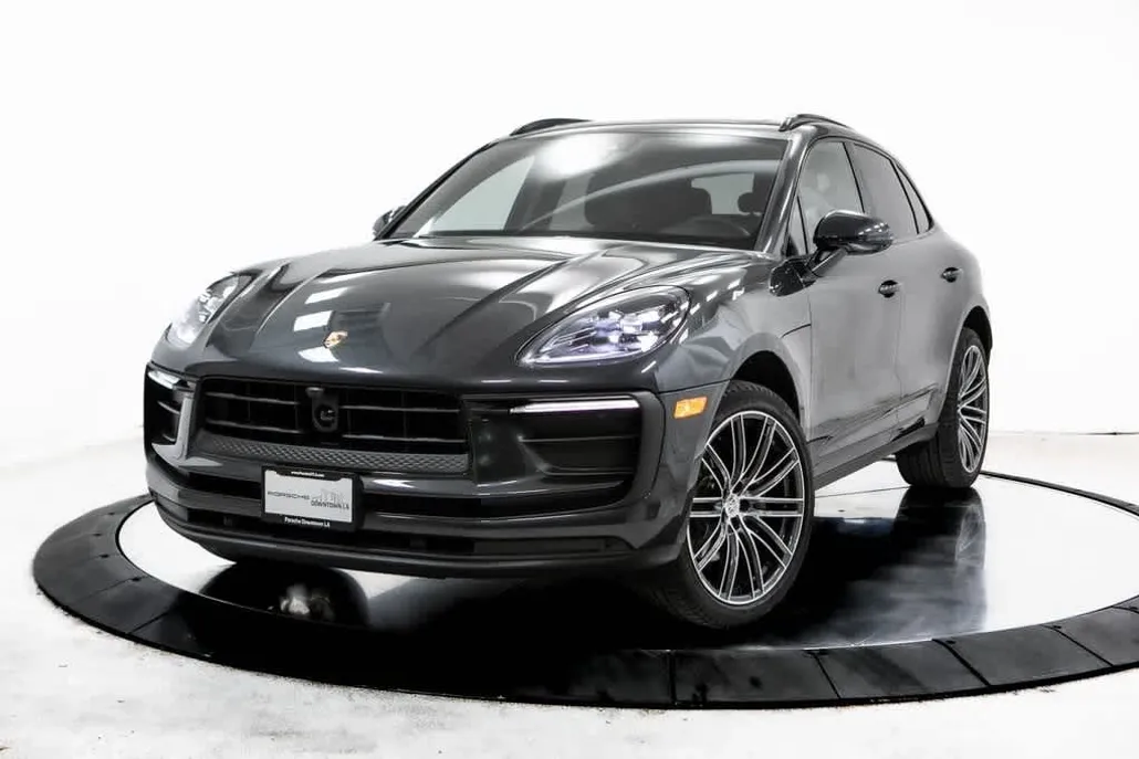 2025 Porsche Macan Base photo 1