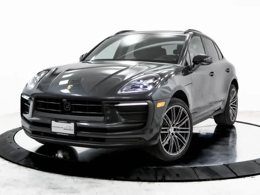 2025 Porsche Macan Base photo 1