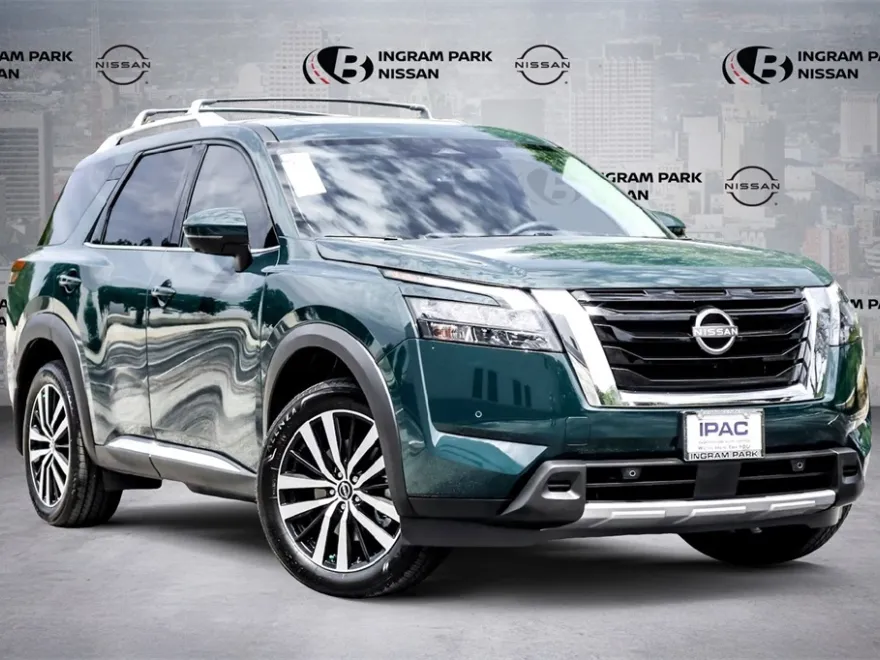 2025 Nissan Pathfinder Platinum photo 1