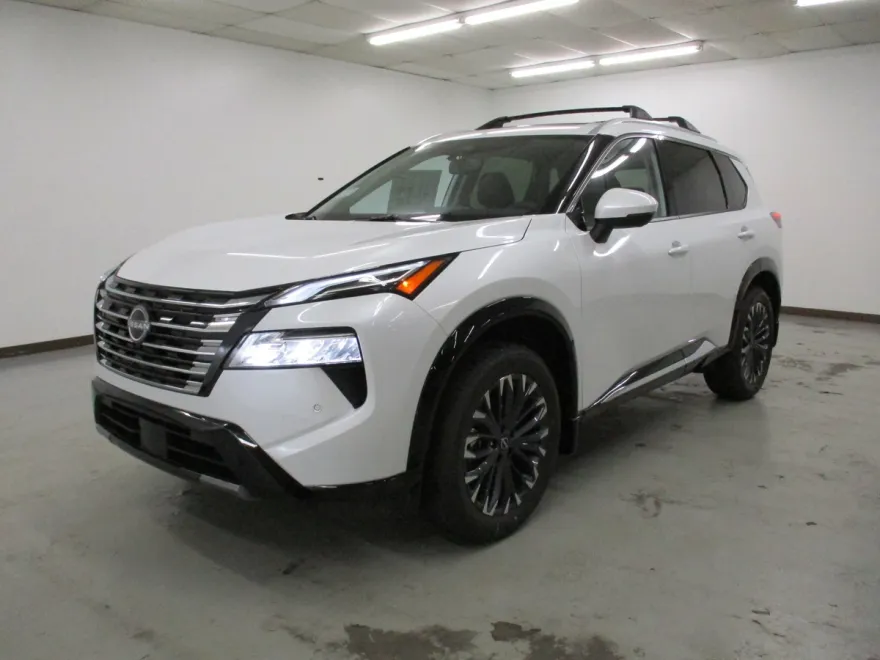 2025 Nissan Rogue Platinum photo 1