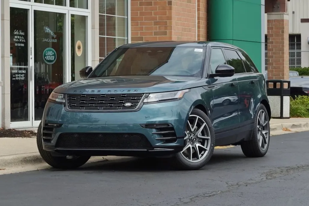 2026 Land Rover Range Rover Velar SE photo 1