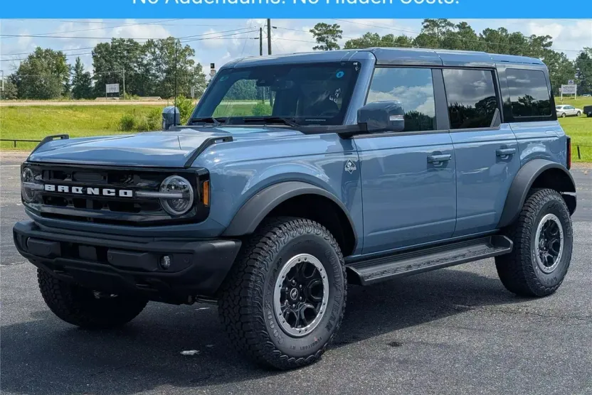 2025 Ford Bronco Outer Banks photo 1