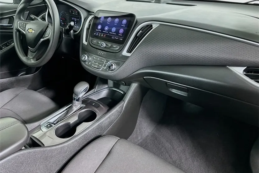 2023 Chevrolet Malibu 1LT photo 1