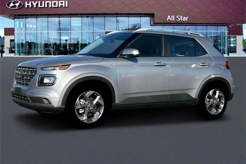 2025 Hyundai Venue SEL photo 1