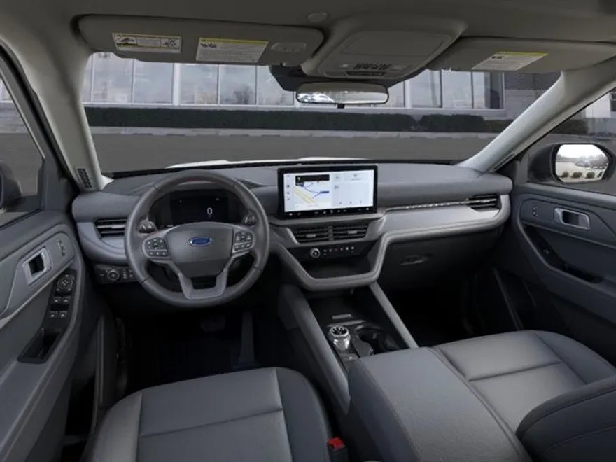 2025 Ford Explorer photo 1