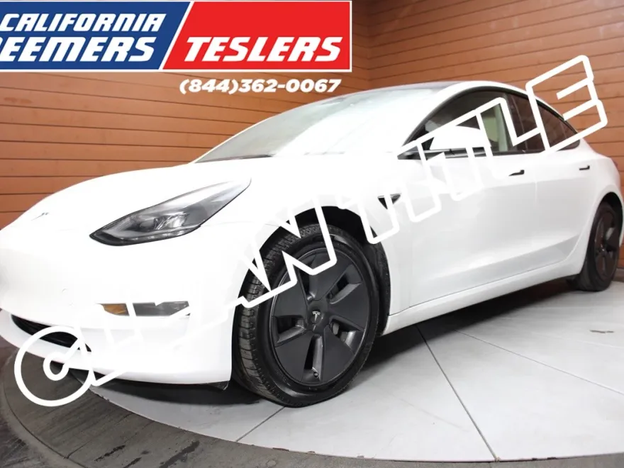 2023 Tesla Model 3 photo 1