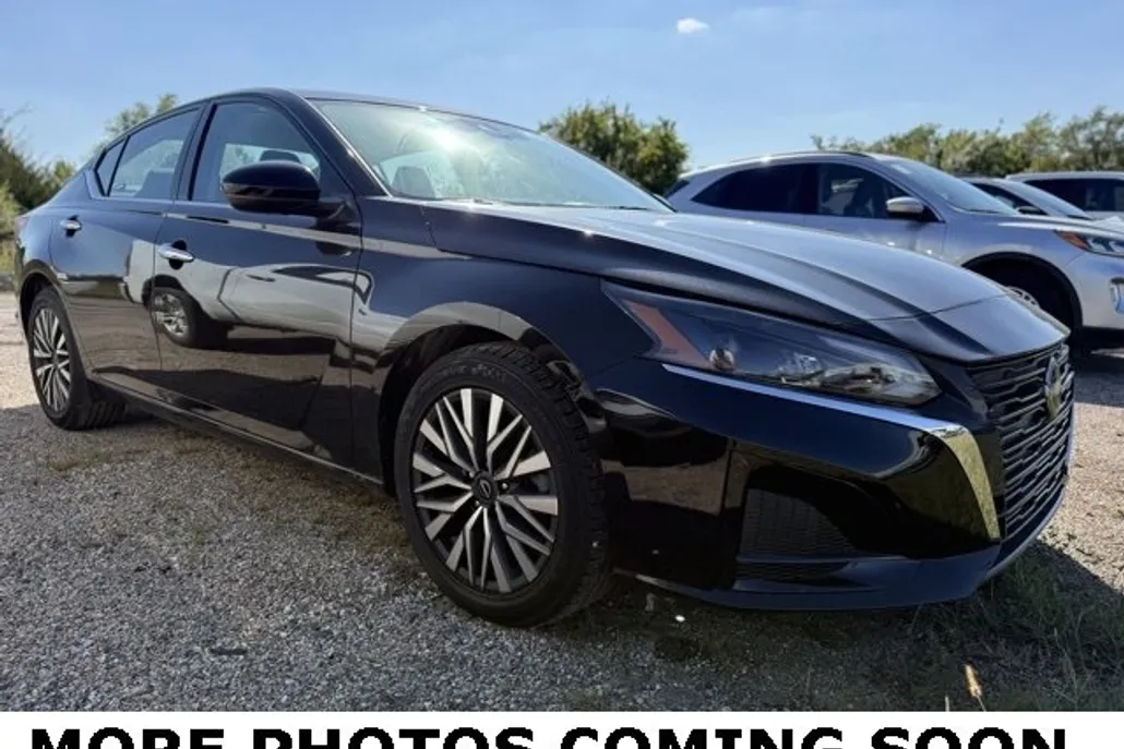 2023 Nissan Altima 2.5 SV photo 1