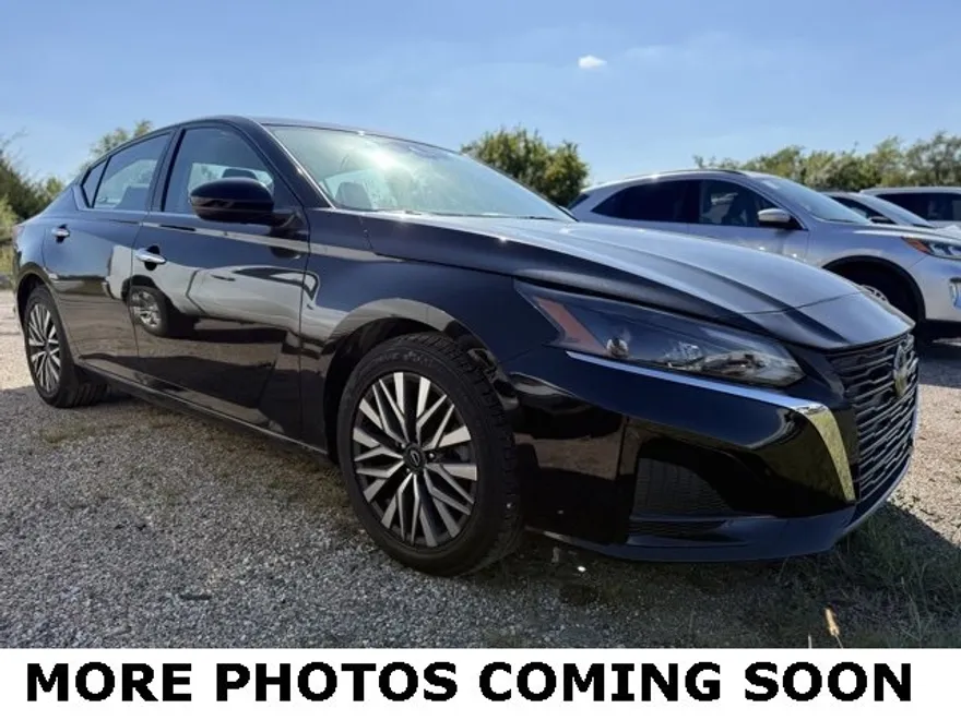2023 Nissan Altima 2.5 SV photo 1