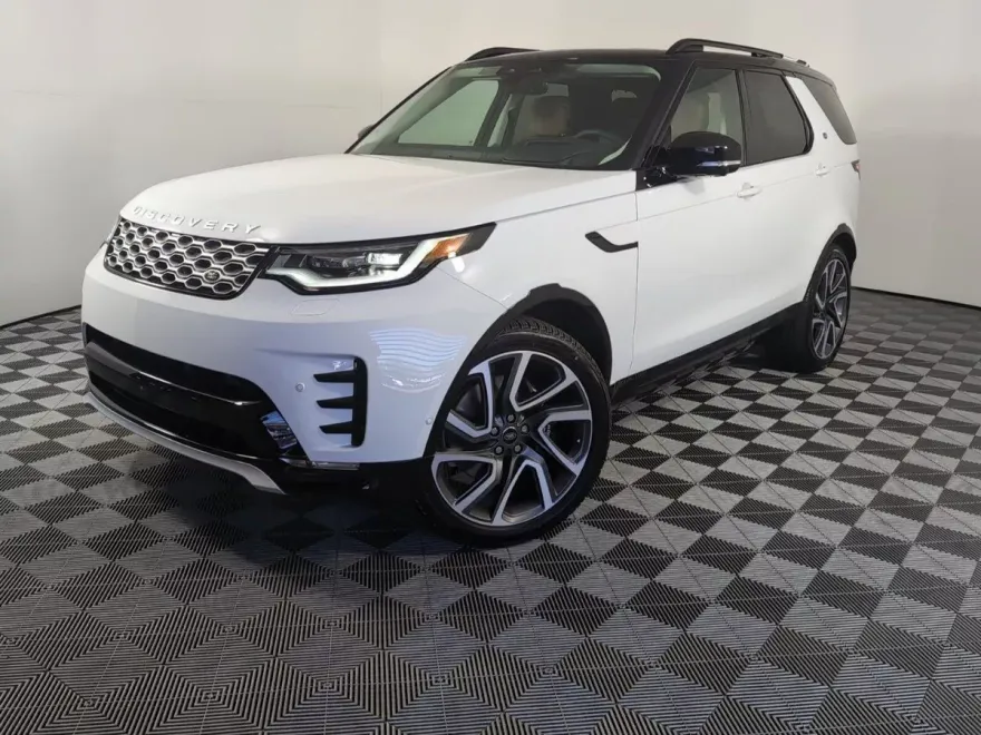2025 Land Rover Discovery Metropolitan Edition photo 1