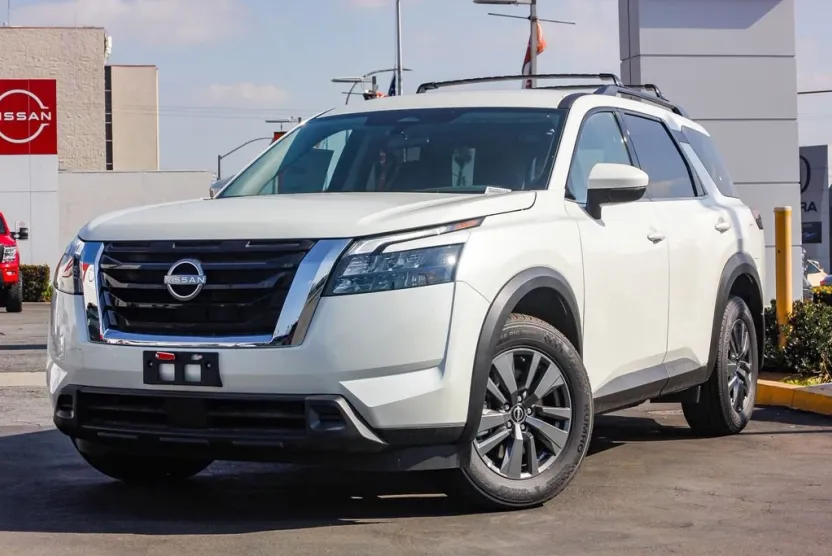 2024 Nissan Pathfinder SV photo 1