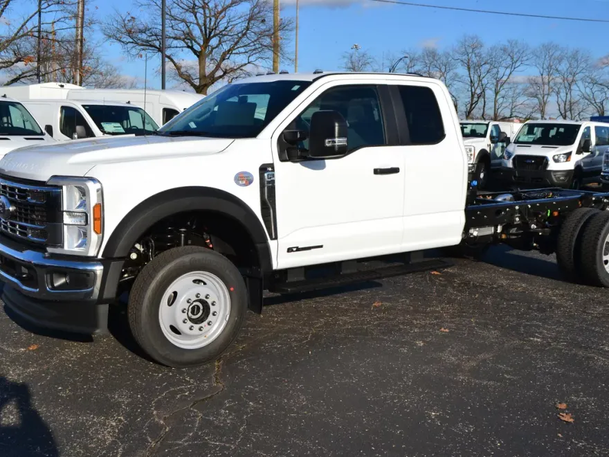 2025 Ford F-450 XL photo 1
