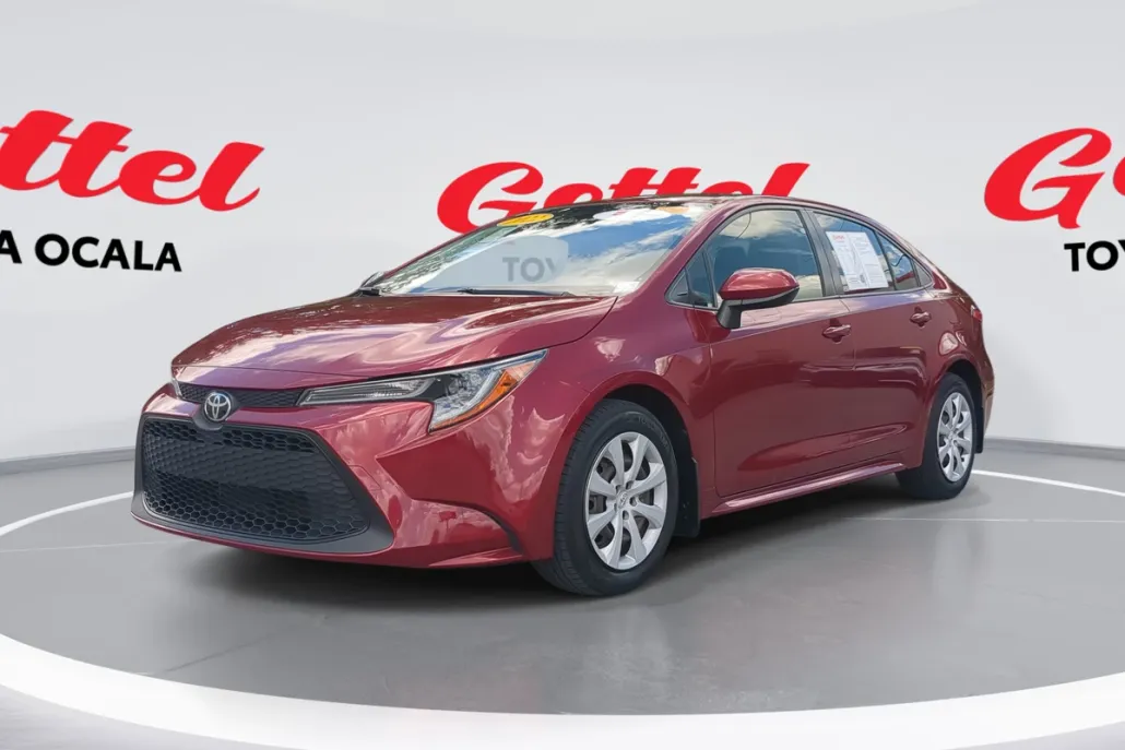 2022 Toyota Corolla LE photo 1