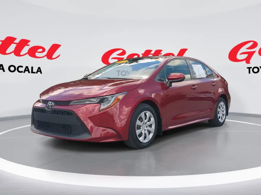 2022 Toyota Corolla LE photo 1