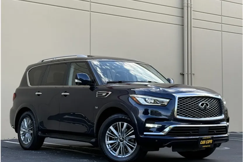 2019 Infiniti QX80 Luxe photo 1