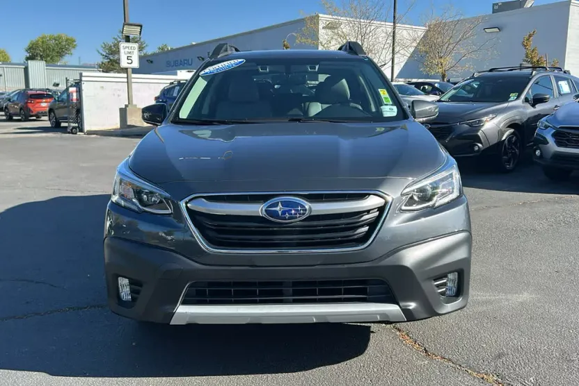 2021 Subaru Outback Limited photo 1
