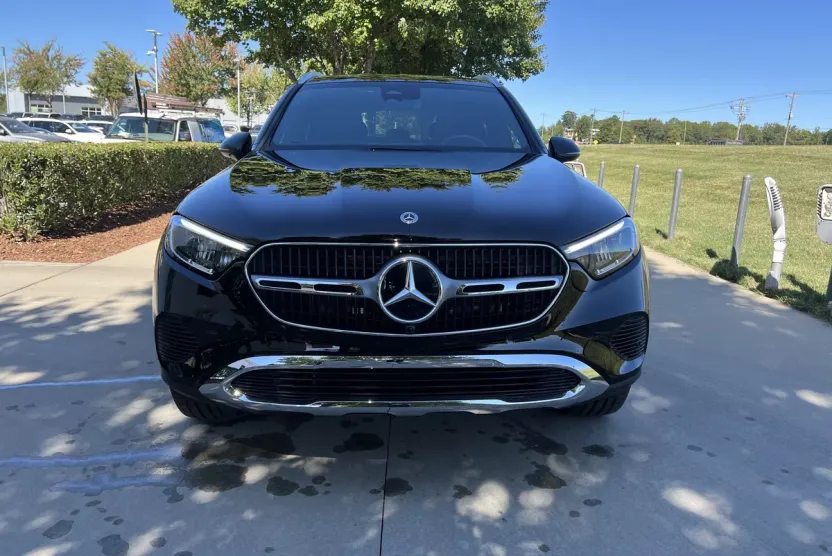 2024 Mercedes Benz GLC 300 photo 1