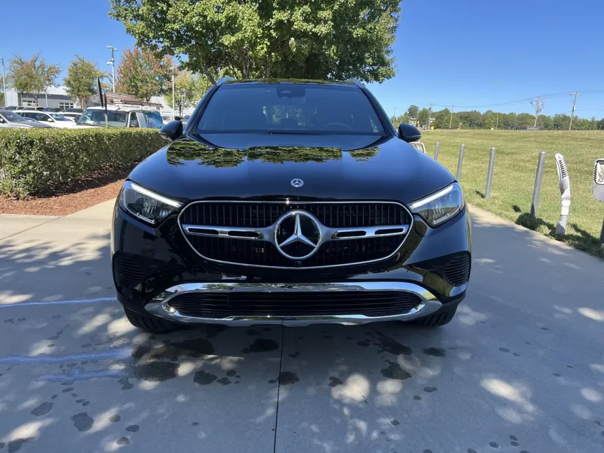 2024 Mercedes Benz GLC 300 photo 1
