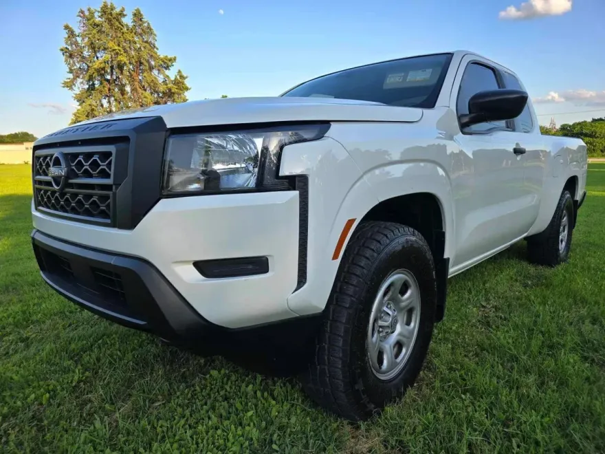 2022 Nissan Frontier King Cab S photo 1