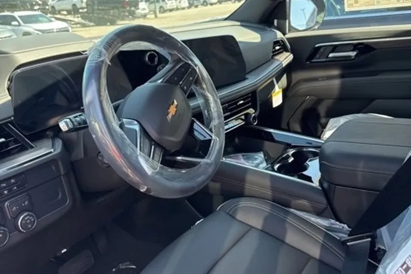 2026 Chevrolet Suburban Premier photo 1