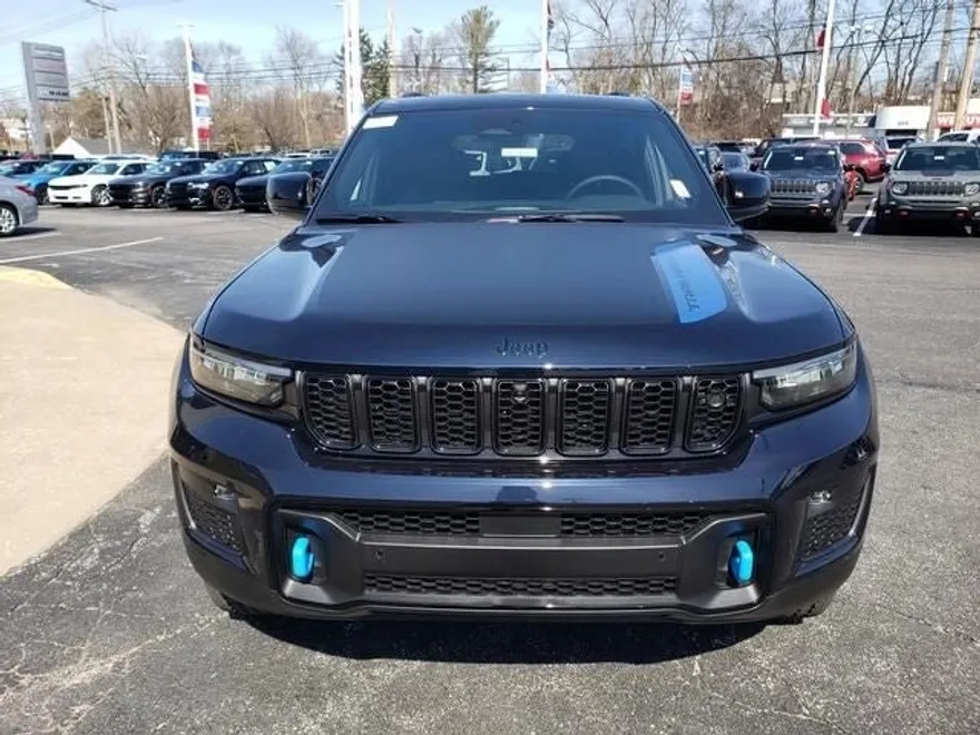 2024 Jeep Cherokee Trailhawk 4xe photo 1