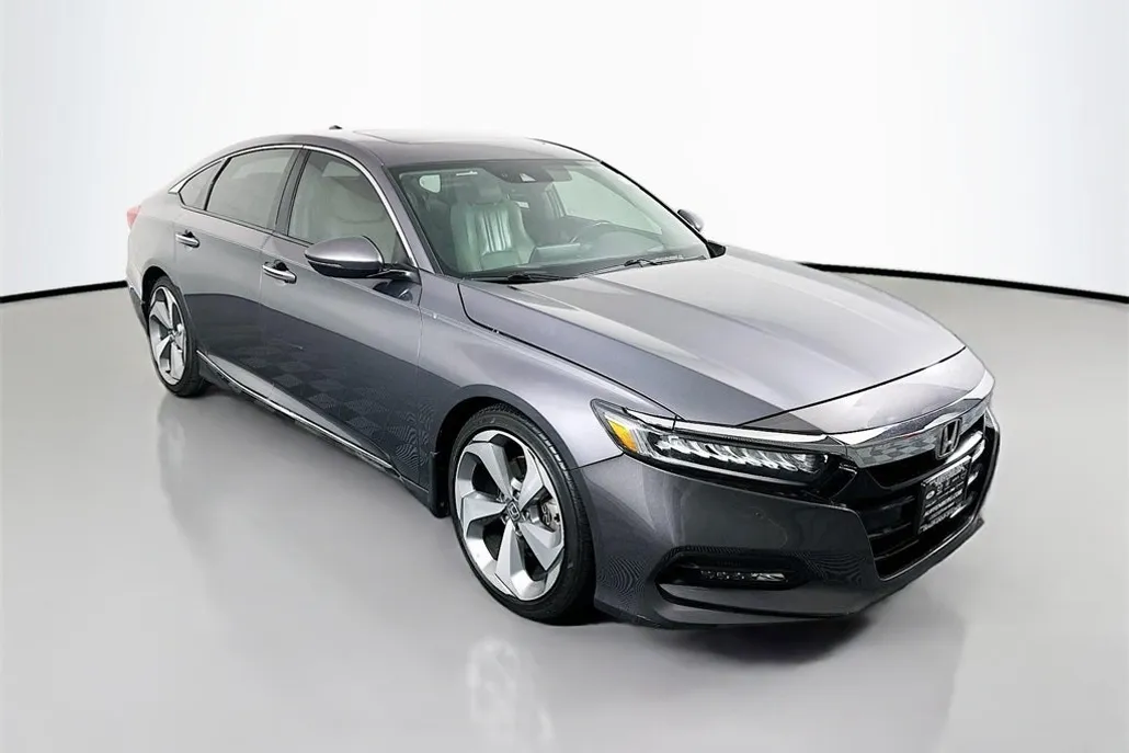 2019 Honda Accord Touring 2.0T photo 1
