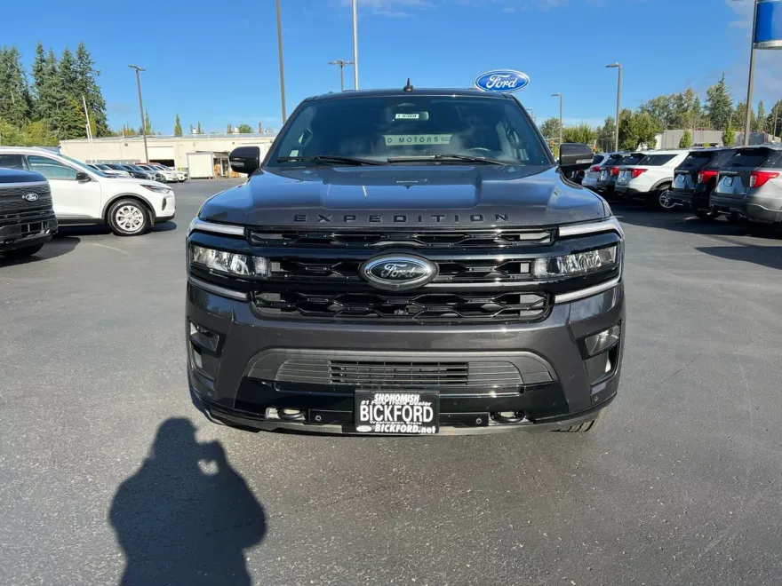 2022 Ford Expedition MAX Limited photo 1