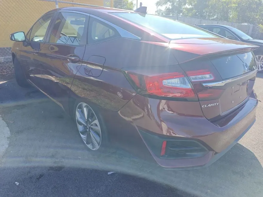 2018 Honda Clarity Plug-In Hybrid photo 1