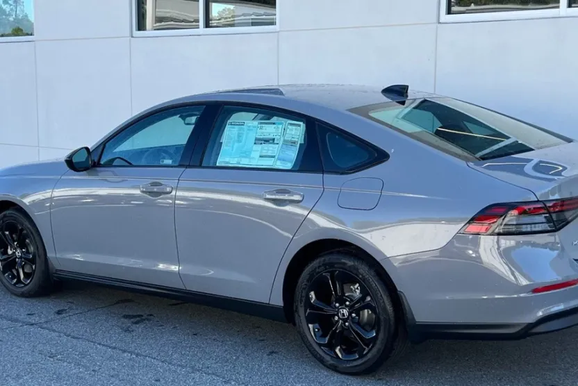 2025 Honda Accord SE photo 1