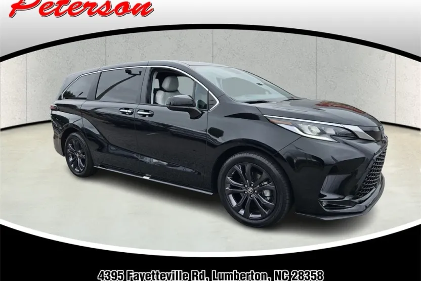 2024 Toyota Sienna XSE photo 1