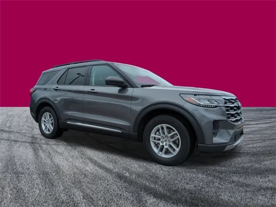 2025 Ford Explorer photo 1