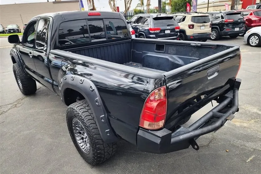 2008 Toyota Tacoma PreRunner V6 photo 1