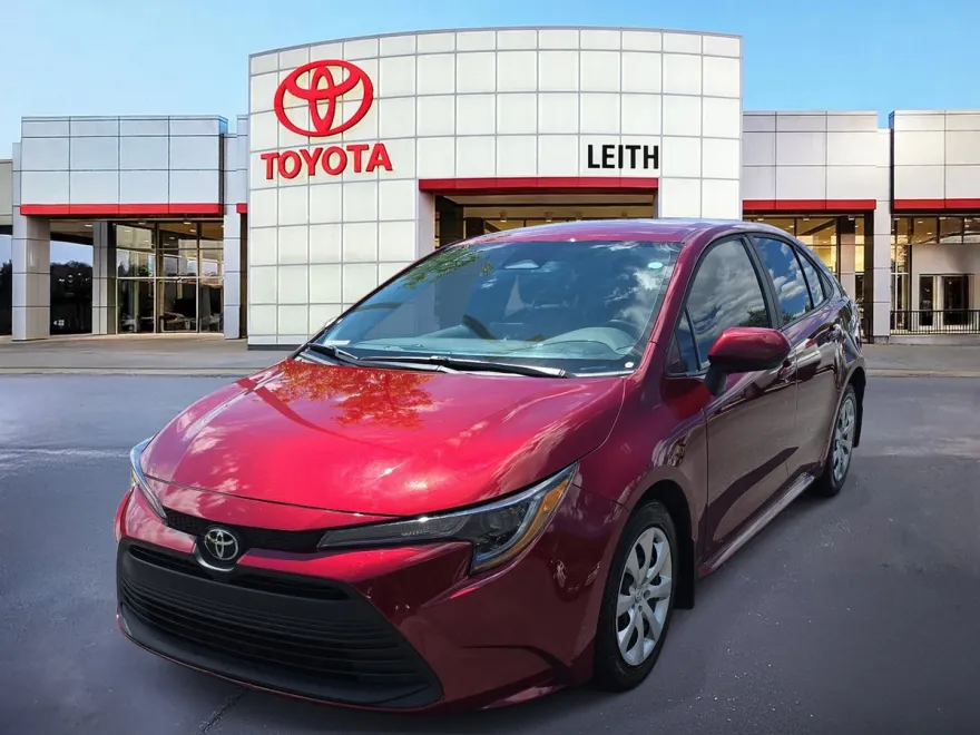 2024 Toyota Corolla LE photo 1