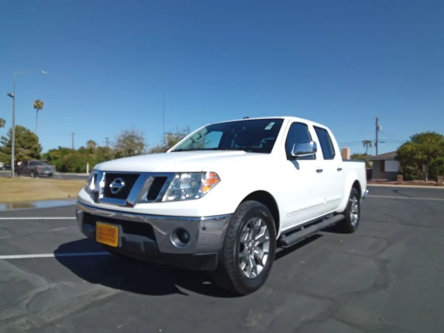 2019 Nissan Frontier SL photo 1