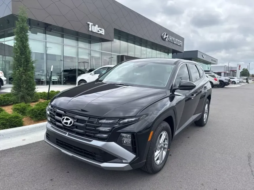 2025 Hyundai Tucson SE photo 1