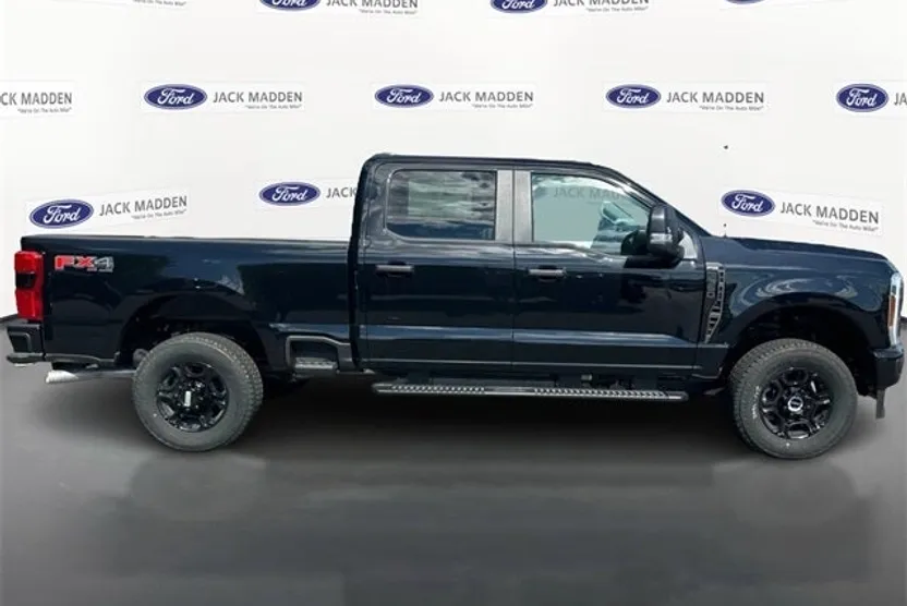 2025 Ford F-350 photo 1