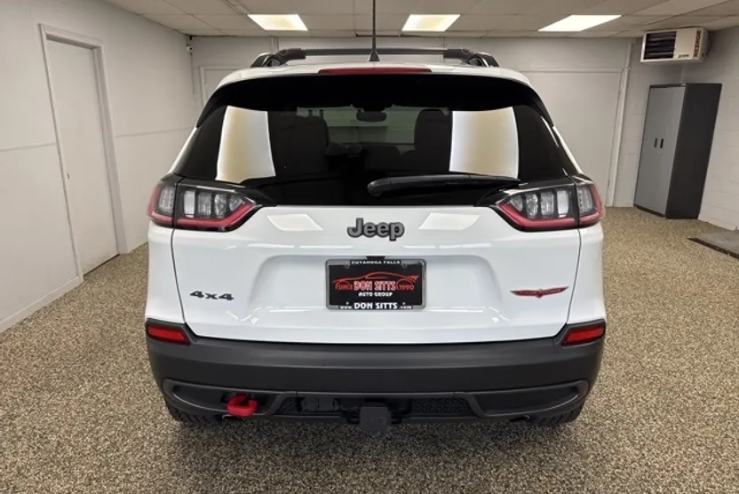 2022 Jeep Cherokee Trailhawk photo 1