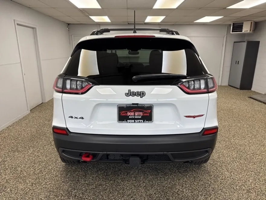 2022 Jeep Cherokee Trailhawk photo 1